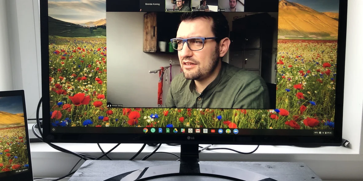 Tijdens de corona tijd thuis werken en via Google Meet met collega's bellen